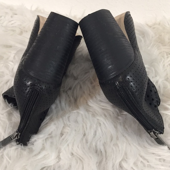 Adam Tucker by Me Too Frankee Black Bootie Sz 7.5 - Picture 10 of 14